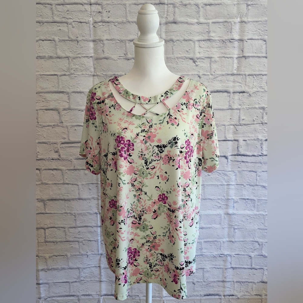 Light Green And Pink Short Sleeve Peter Pan Collar Blouse